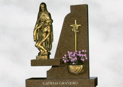 Pedestal Ref. 42C en granito Rojo Balmoral